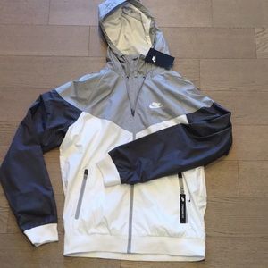 Nike Grey & White Windbreaker Light Jacket